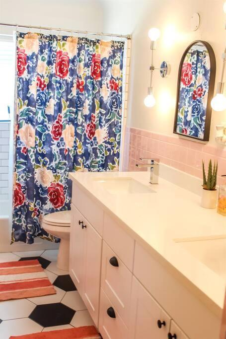 Вилла Newly Remodeled Midcentury Pink Flamingo Casa Феникс Экстерьер фото